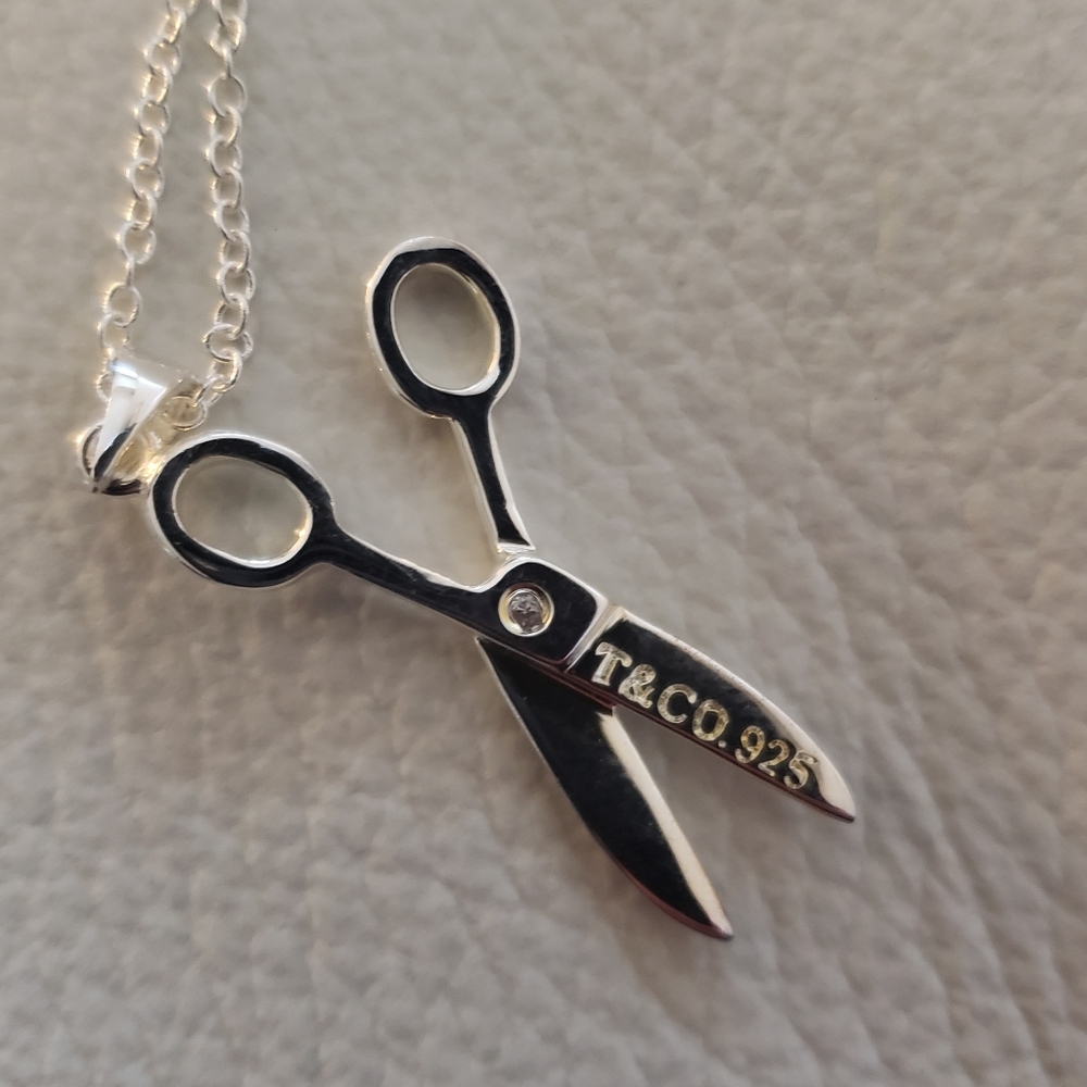 T&Co 925 Sterling Silver Scissors Pendant Necklace - Silver
